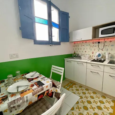 Properties - Spacious & Bright Studio In